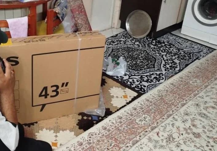 تلویزیون اهدایی در خانه یکی از خانواده‌ها